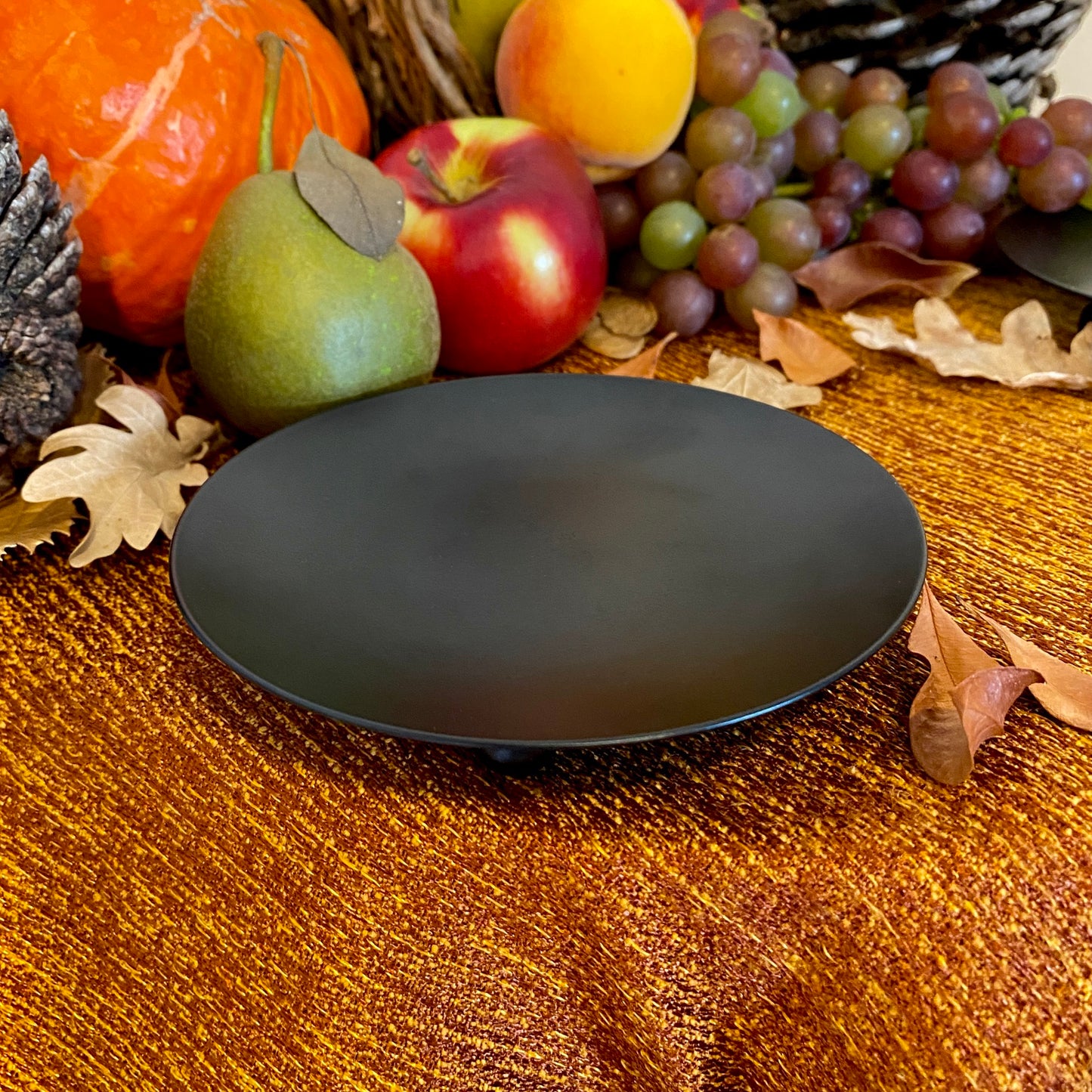 Round Black Iron Plate Candle Holder