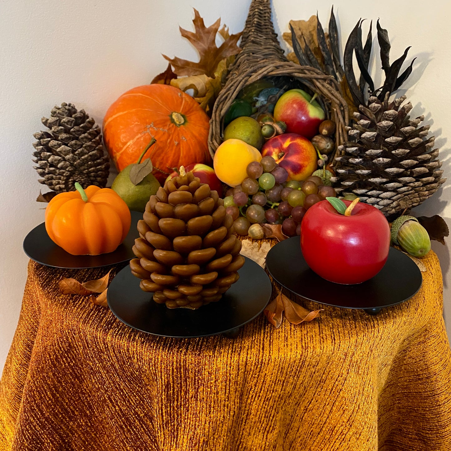 Pinecone Candle